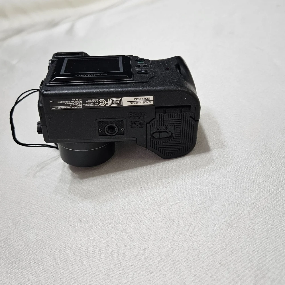 Olympus Camedia C-3040 Zoom Black Digital Camera